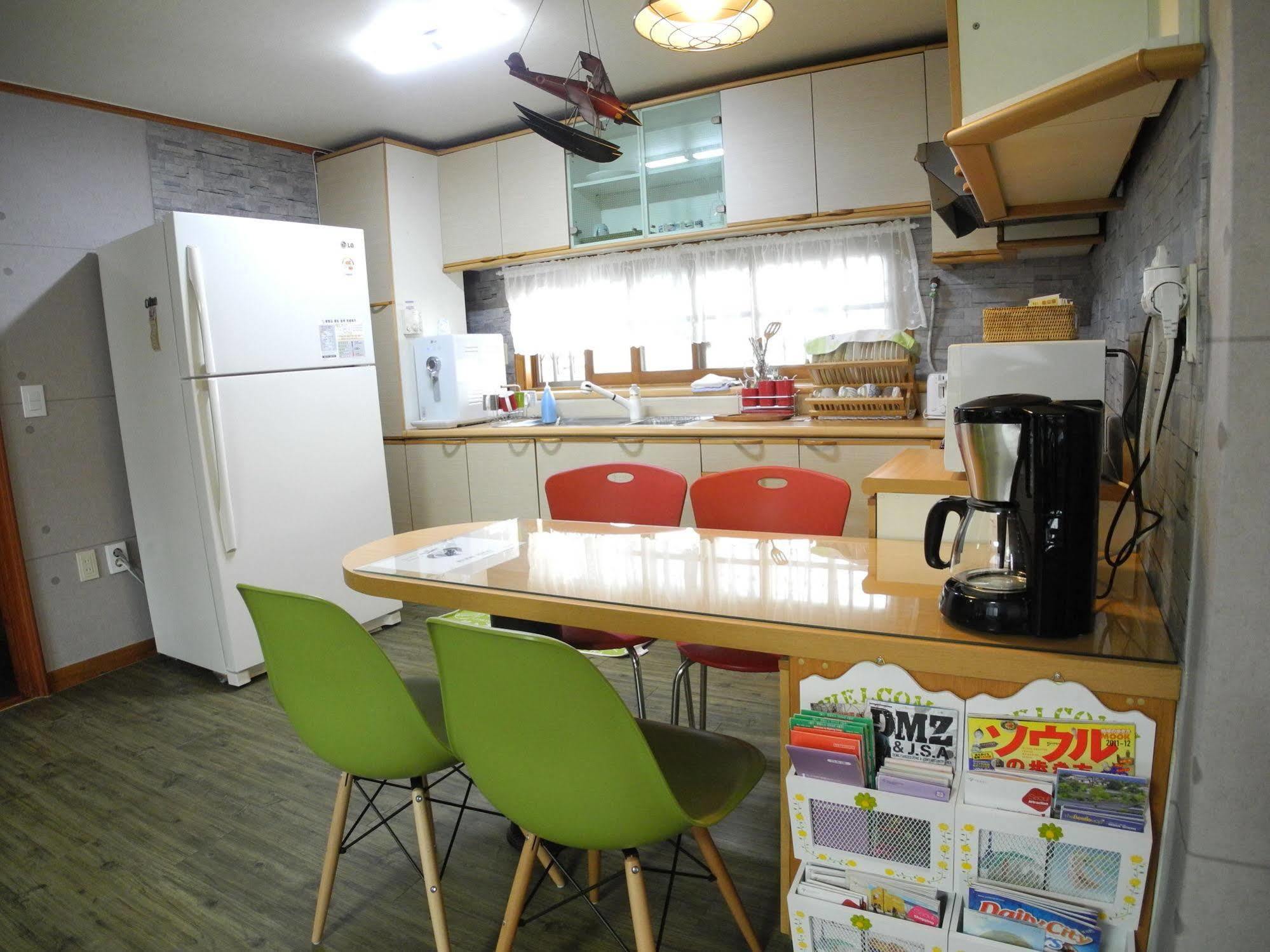 Campfire Guesthouse Hotel 2*